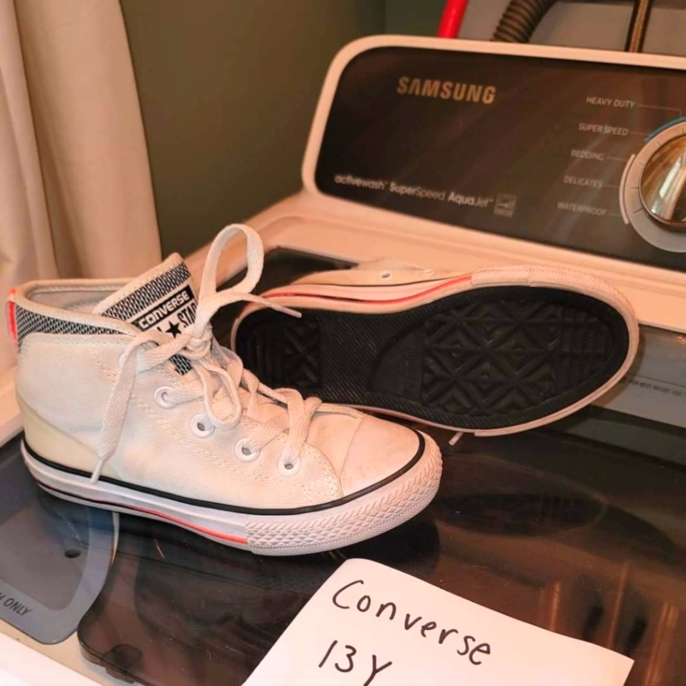 Girl shoes converse